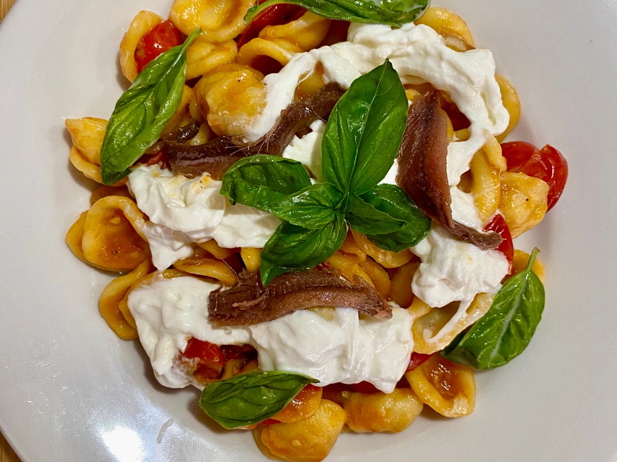 Welcome to PUGLIA! Day 2 in Locorotondo and it’s already FOOD PORN! This is just PUGLIA ON A&nbsp;PLATE…